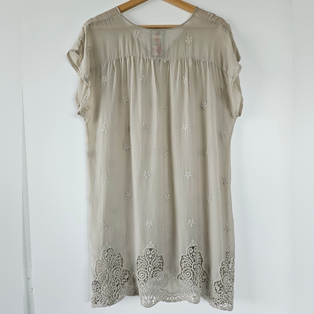 Johnny Was Tunic Embroidered Floral Beige Cupra Rayon Sheer V Neck Top Sz M - Picture 2 of 16